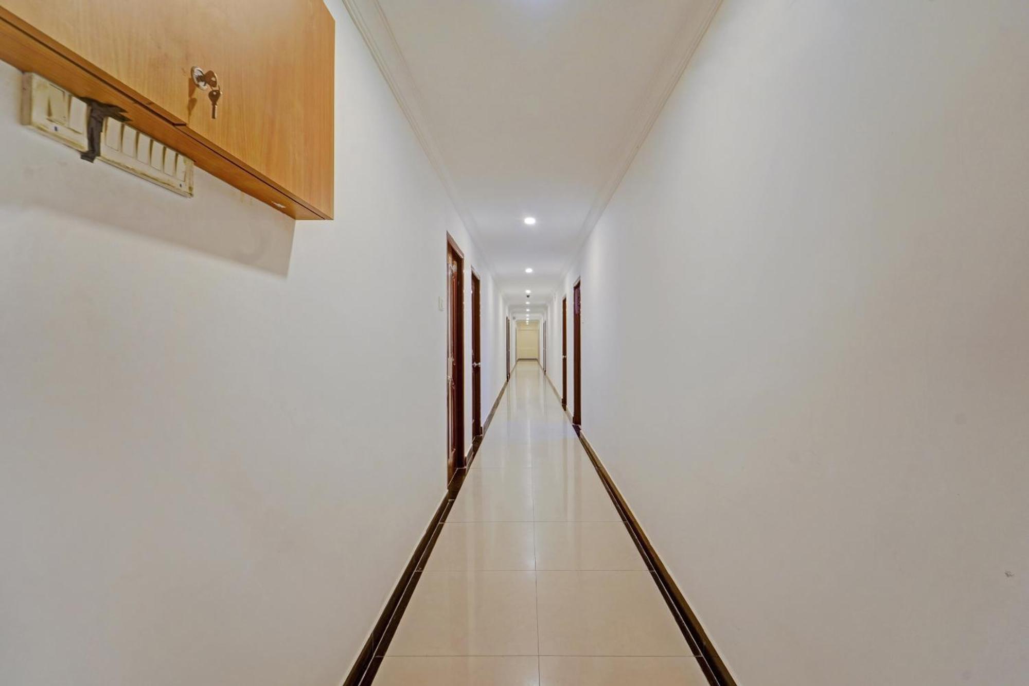 Collection O Mount Road Rich Mount Near Marina Beach Hotel Ченай Екстериор снимка
