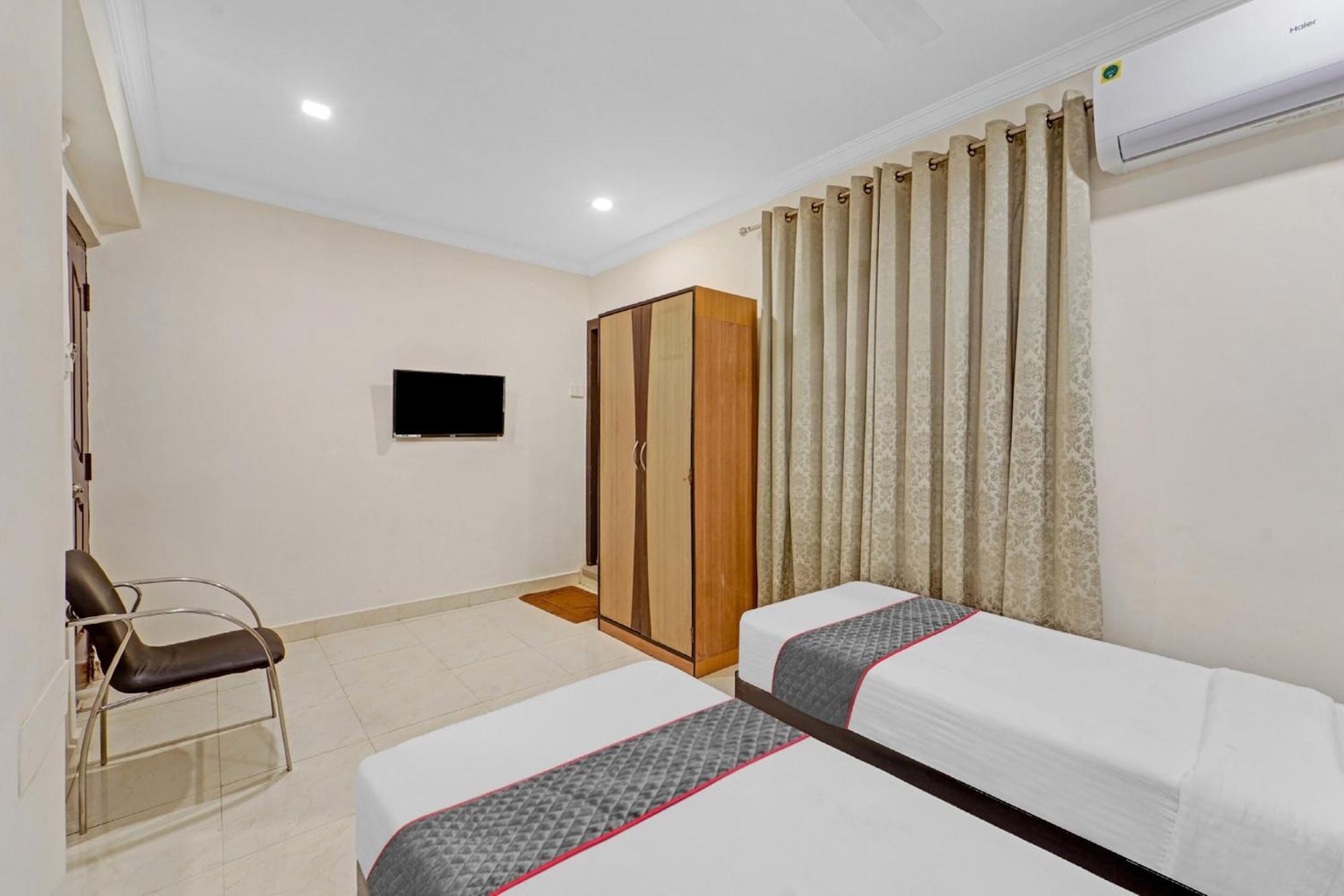 Collection O Mount Road Rich Mount Near Marina Beach Hotel Ченай Екстериор снимка