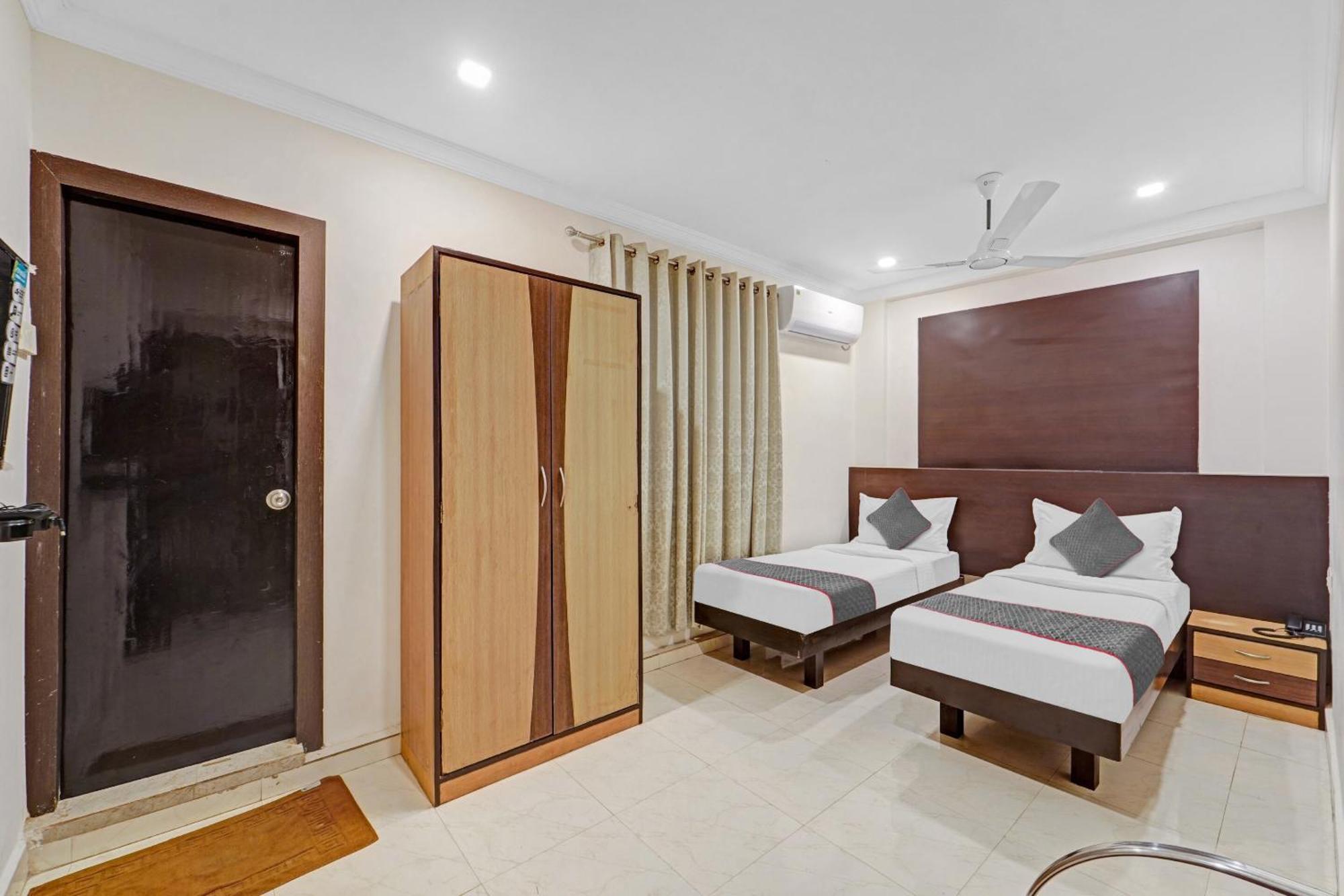 Collection O Mount Road Rich Mount Near Marina Beach Hotel Ченай Екстериор снимка